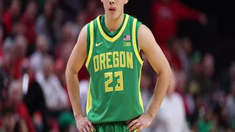 吉达联合4-1逆袭击败利雅得新月，领先7分领跑沙特联，本泽马独中两元贝尔温再下一城