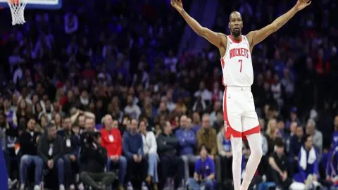 苏亚35岁再创世预赛南美区历史射手纪录，一记倒钩惊艳破门