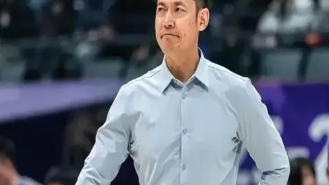 曼联新帅上任，新赛季目标冲击欧冠